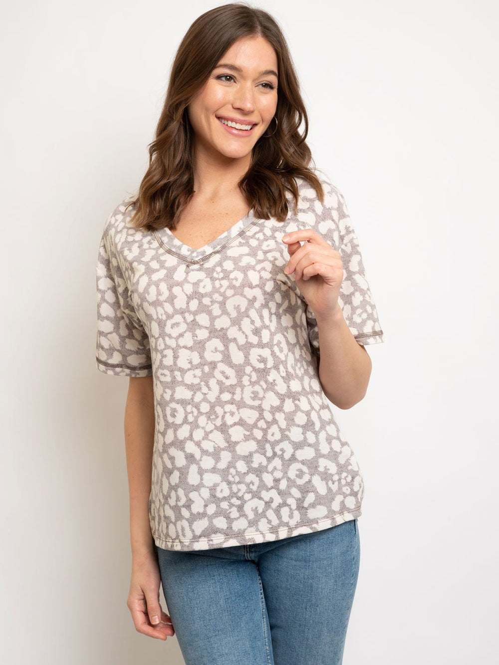 WOMEN'S V-NECK SHORT SLEEVE TOP