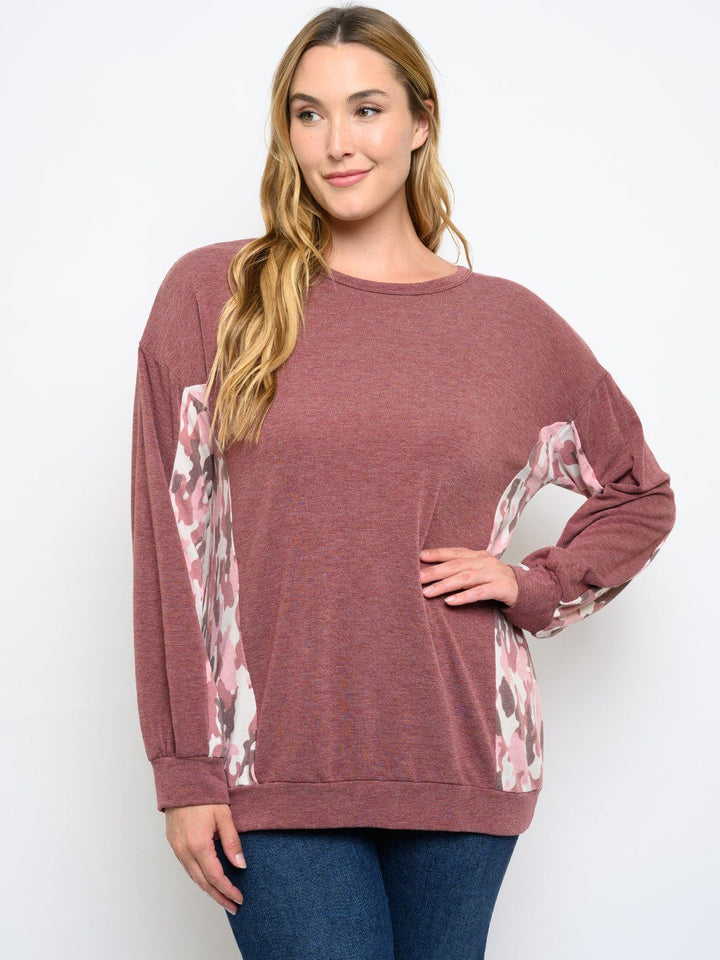 PLUS SIZE LONG ANIMAL PRINT SLEEVE TOP