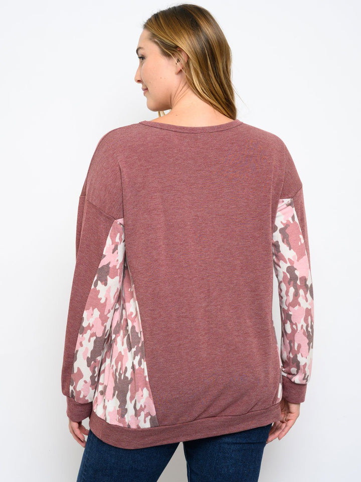 PLUS SIZE LONG ANIMAL PRINT SLEEVE TOP