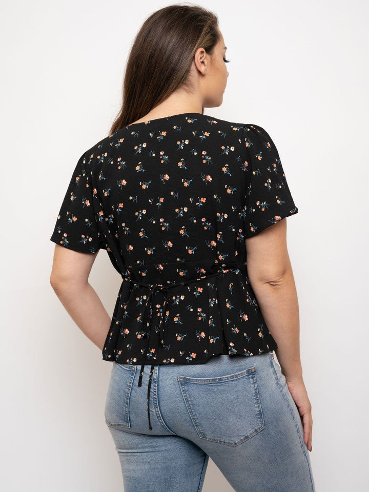 PLUS SIZE FLORAL BUTTON DETAIL PEPLUM TOP
