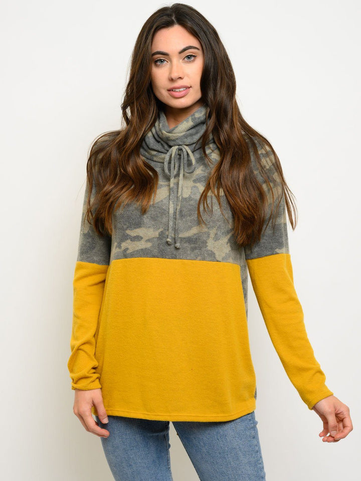 WOMEN'S LONG SLEEVE TURTLE NECK TOP