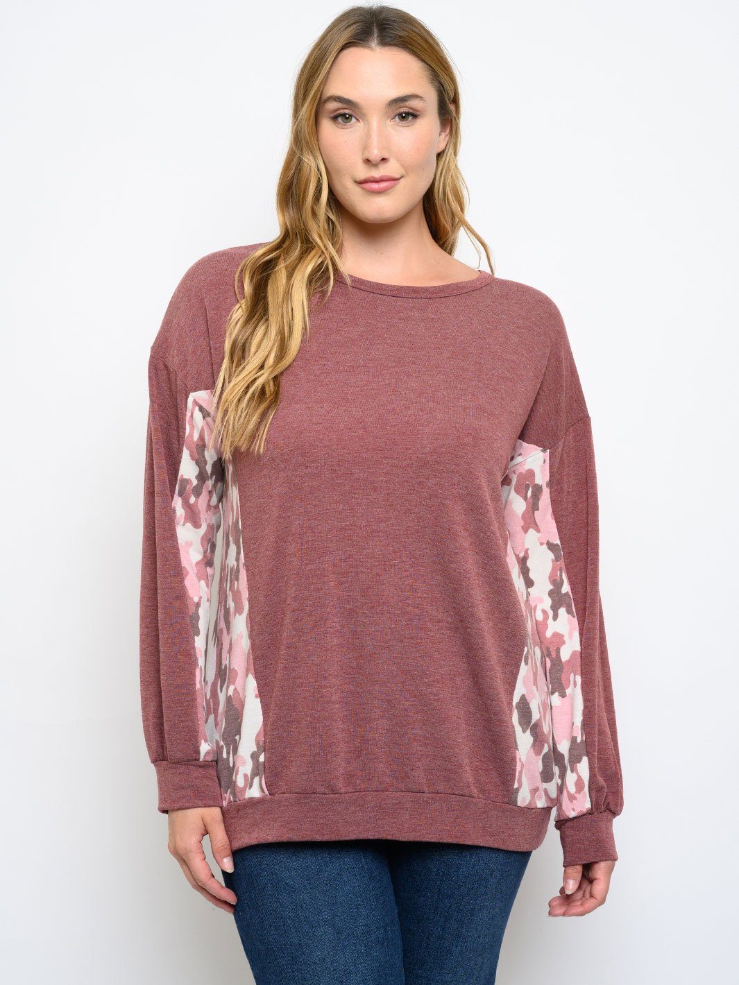 PLUS SIZE LONG ANIMAL PRINT SLEEVE TOP