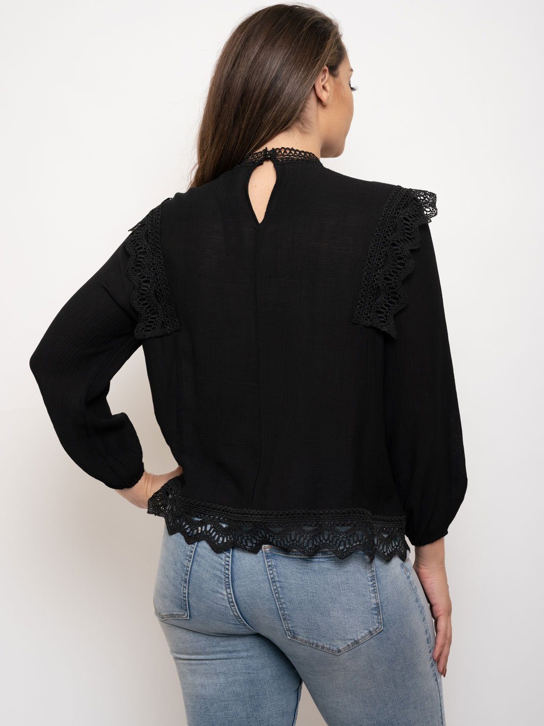 PLUS SIZE LACE TRIM LONG SLEEVE TOP