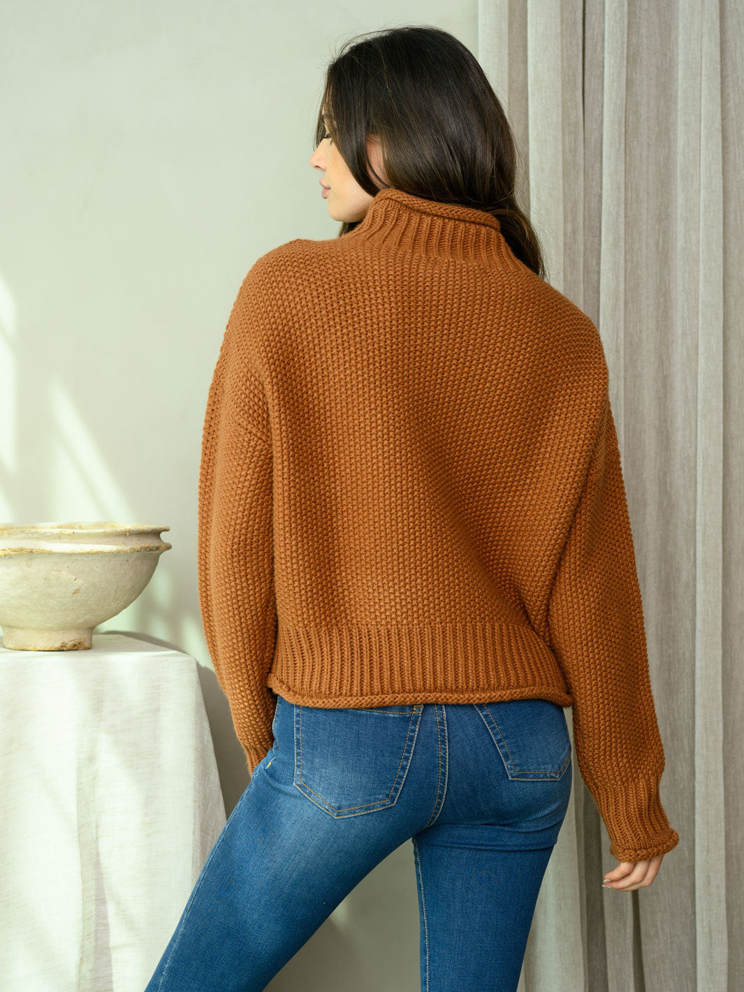 WOMEN'S LONG SLEEVE TURTLE NECK SWEATER