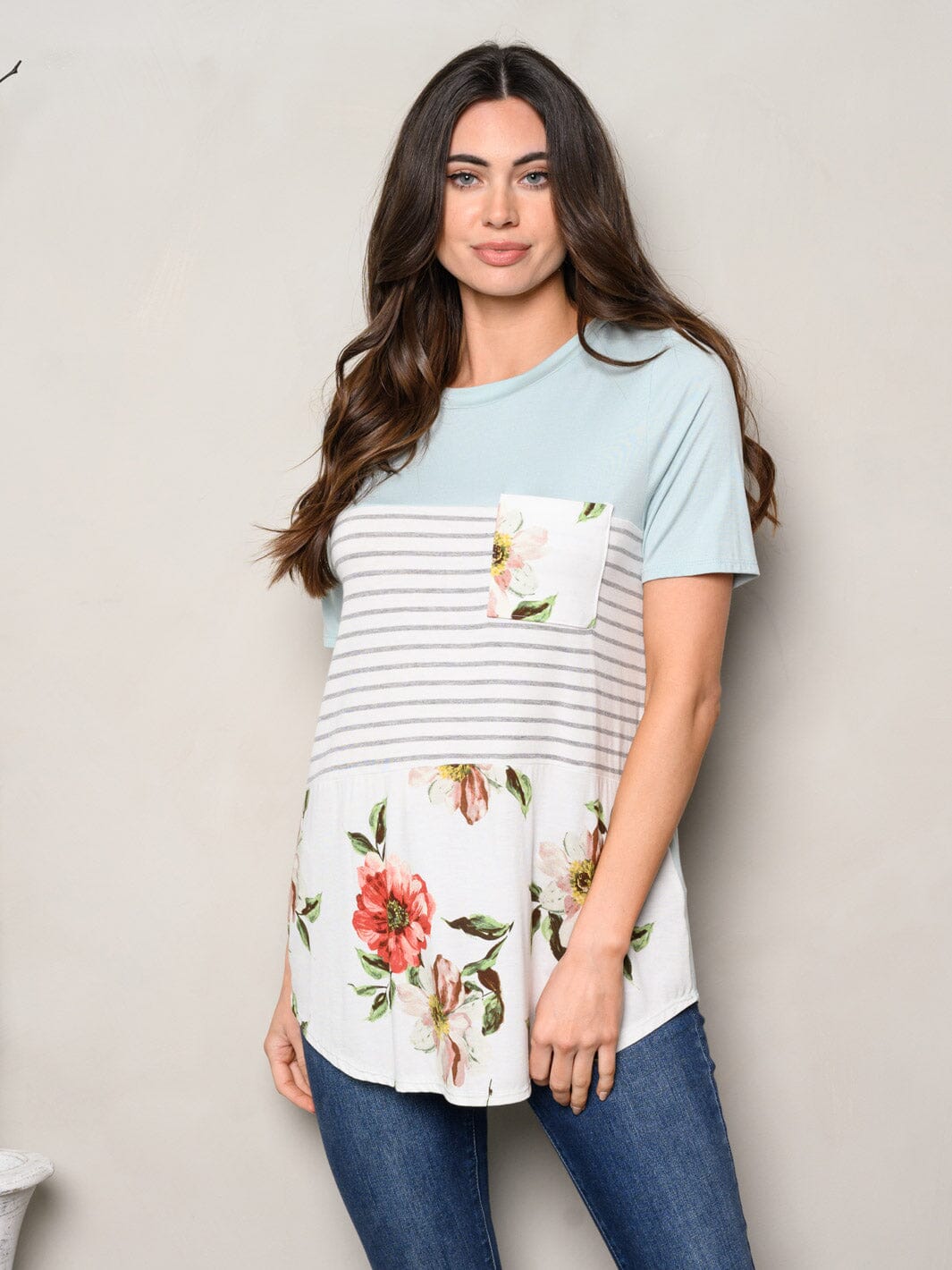 WOMEN'S SHORT SLEEVE COLORBLOCK FRONT POCKET TOP