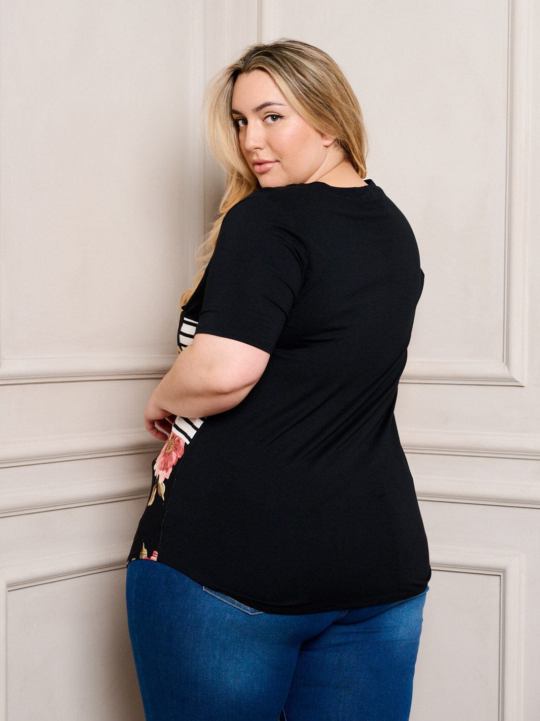 PLUS SIZE SHORT SLEEVE COLORBLOCK FRONT POCKET TOP