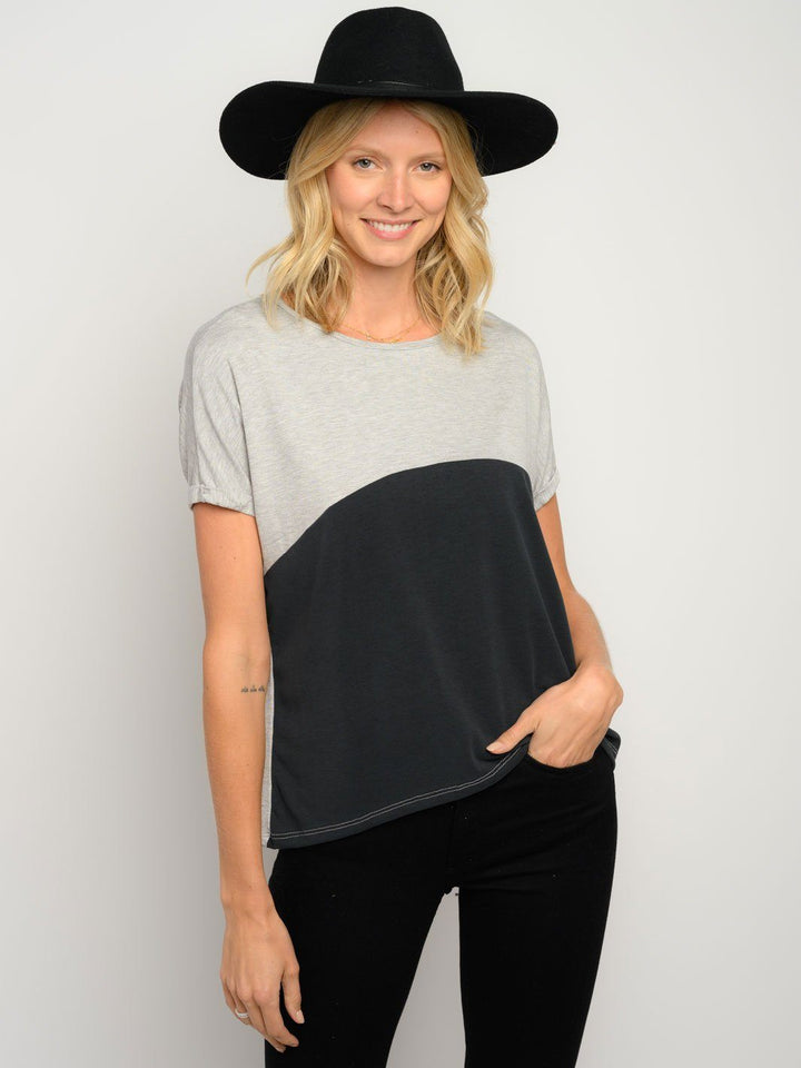 WOMEN'S SHORT SLEEVE COLOR BLOCK TOP
