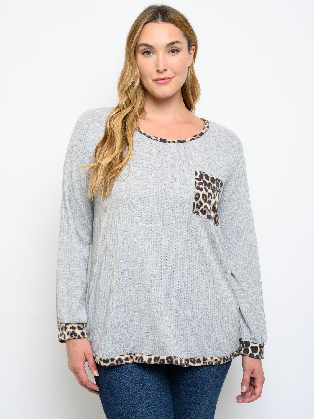 PLUS SIZE ANIMAL PRINT FRONT POCKET LONG SLEEVE TOP