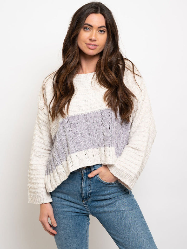 WOMEN'S CREWNECK SWEATER