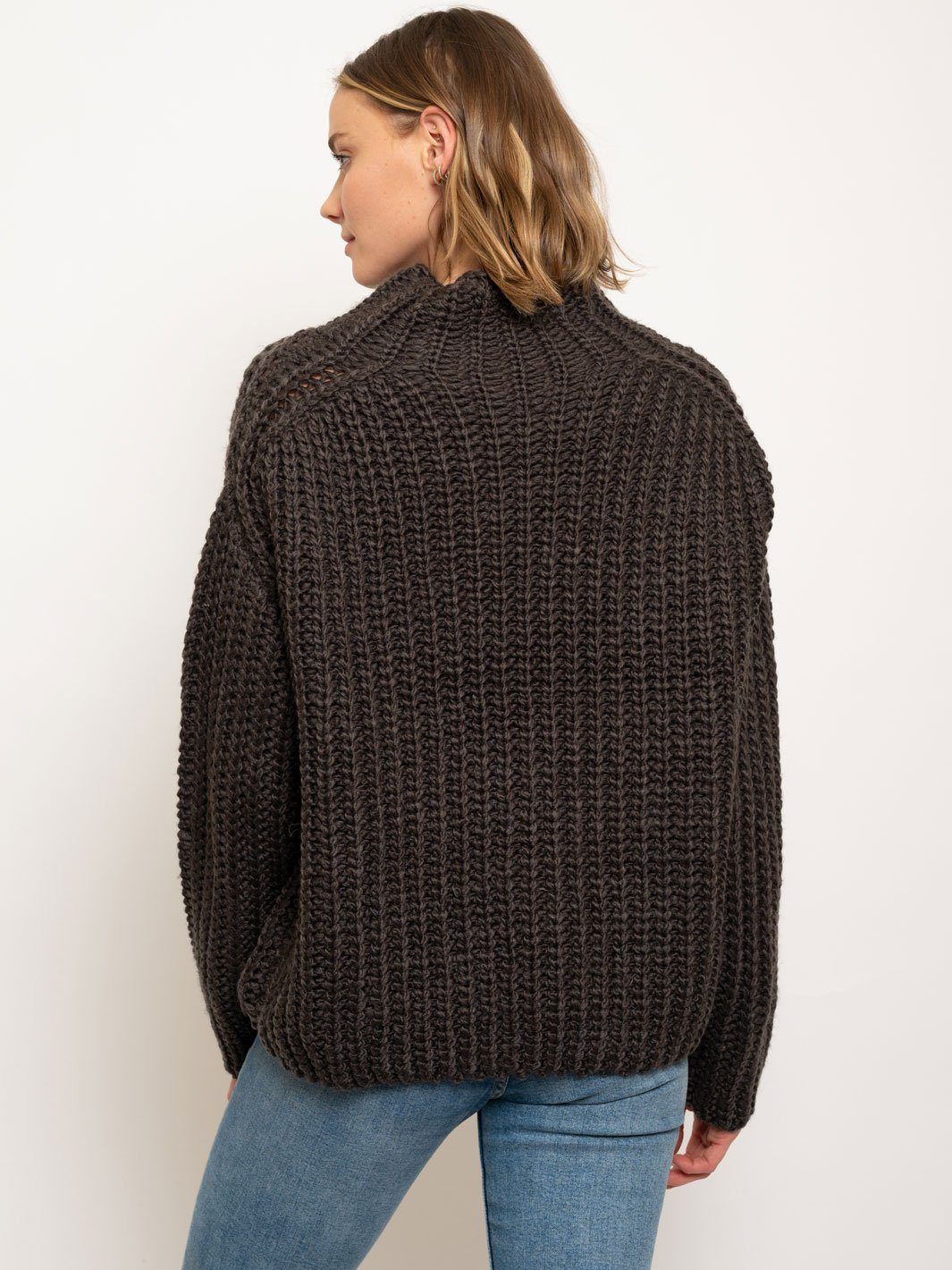 WOMEN'S COWL NECK SWEATER