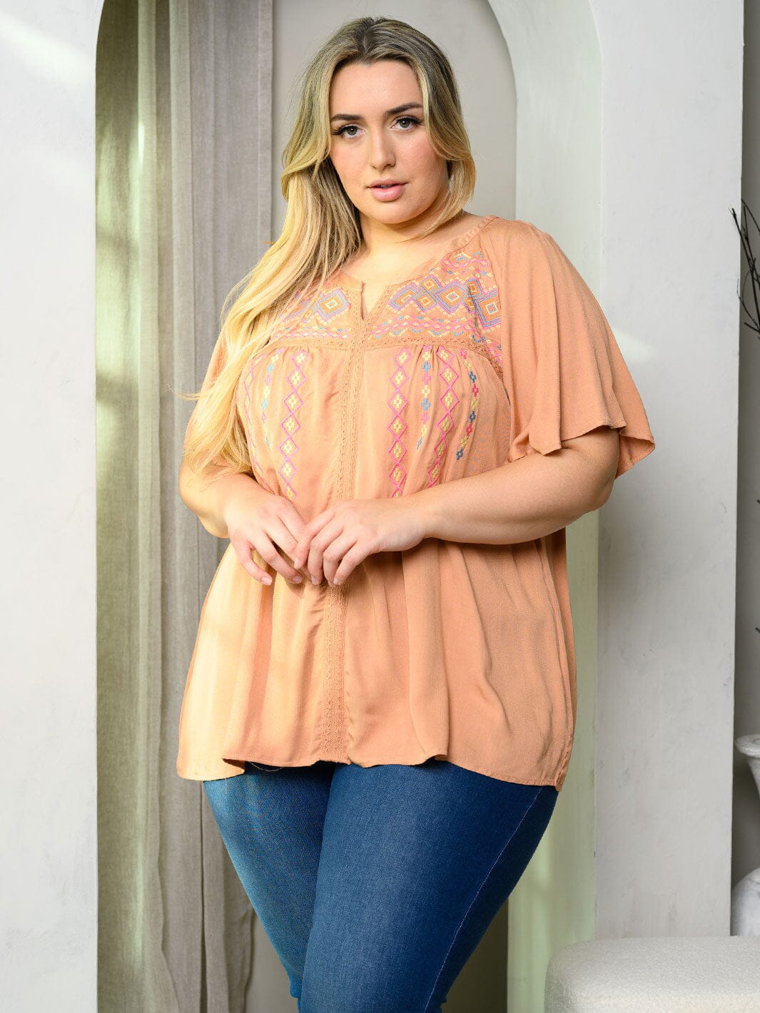 PLUS SIZE SHORT SLEEVE EMBROIDERY TUNIC TOP