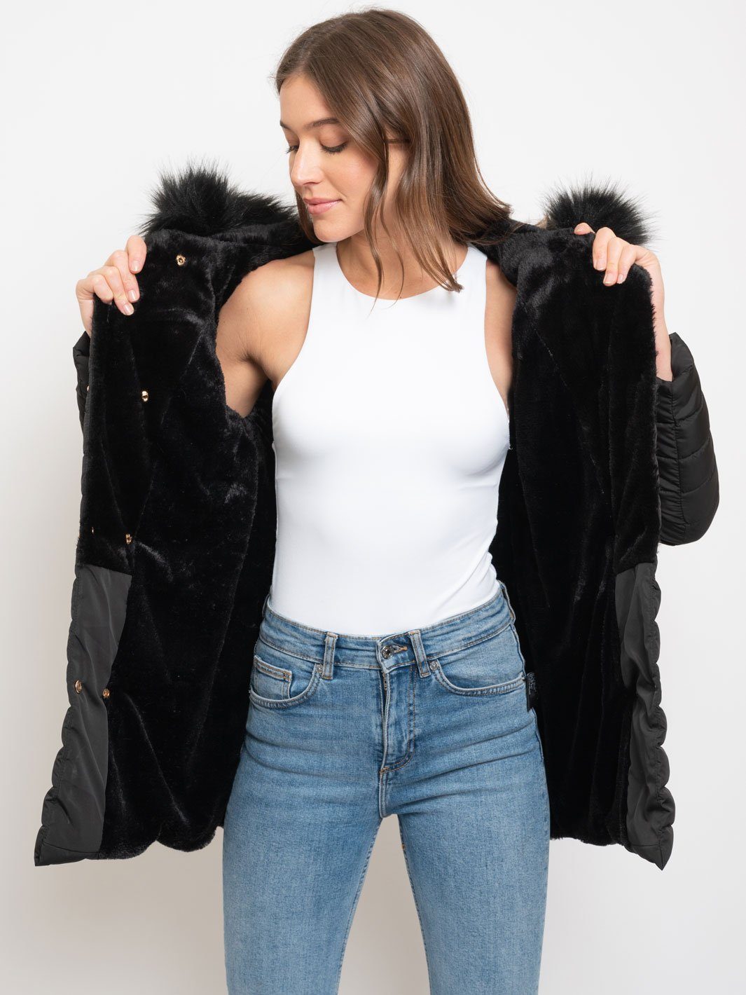 WOMEN'S MID LENGTH HOODED FAUX FUR LINED QUILTED COAT