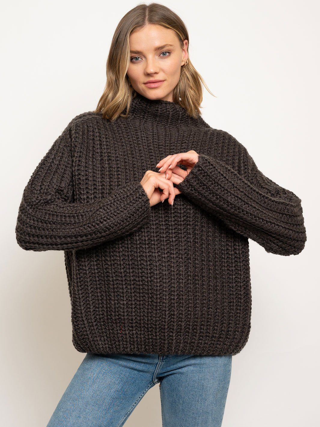 WOMEN'S COWL NECK SWEATER