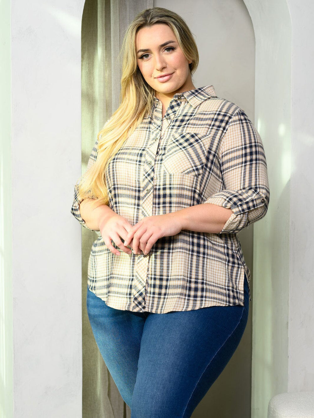PLUS SIZE LONG SLEEVE BUTTON UP PLAID TOP