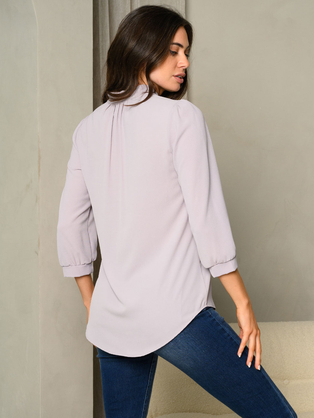WOMEN'S TIE V-NECK 3/4 CUFFED SLEEVE TOP