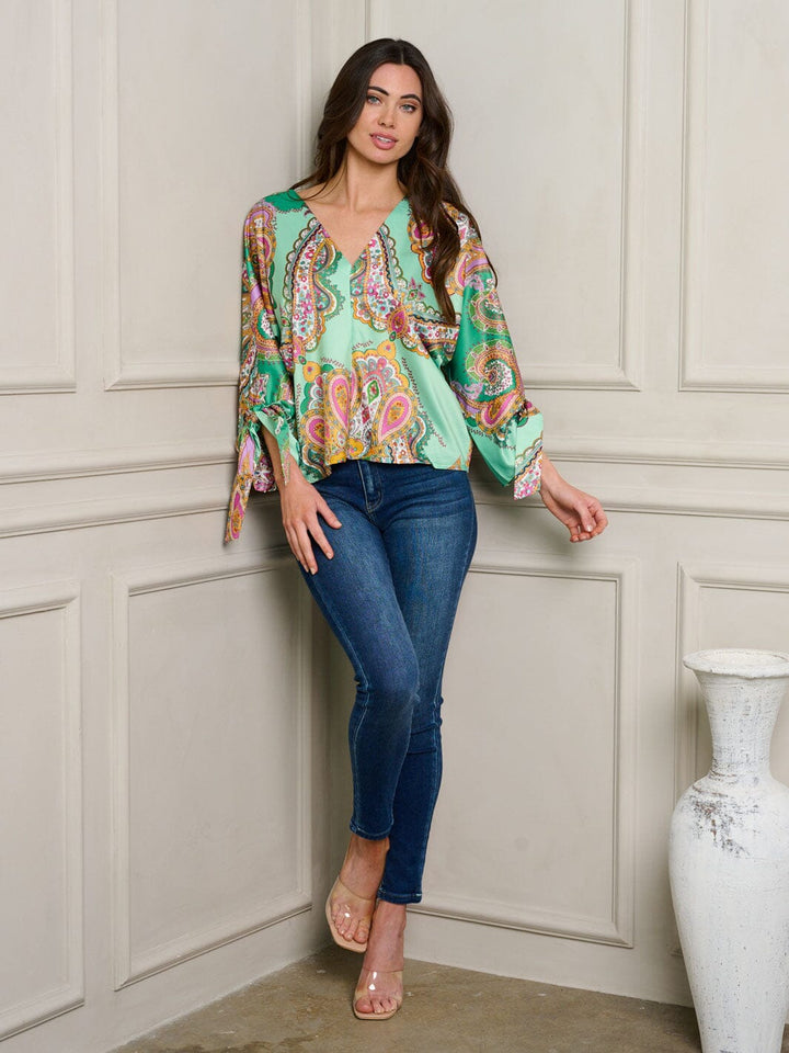 WOMEN'S 3/4 SLEEVE V-NECK MULTI PRINT TOP