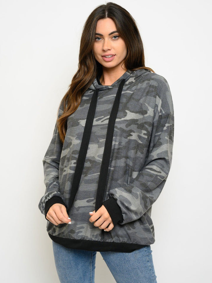 WOMEN'S LONG SLEEVE CAMO HOODIE TOP