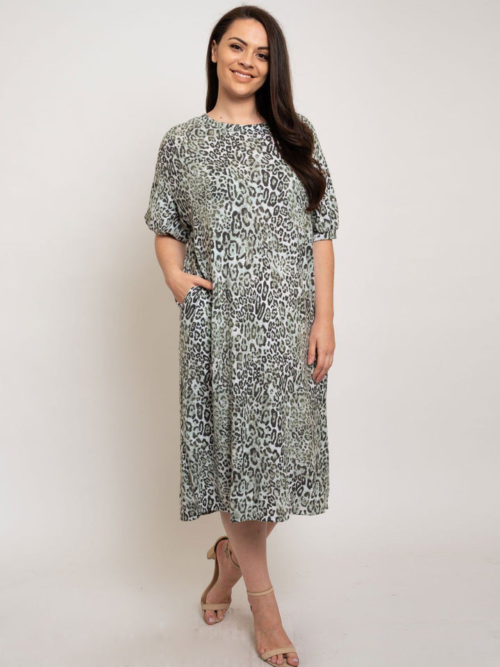 PLUS SIZE ANIMAL PRINT POCKETS DRESS