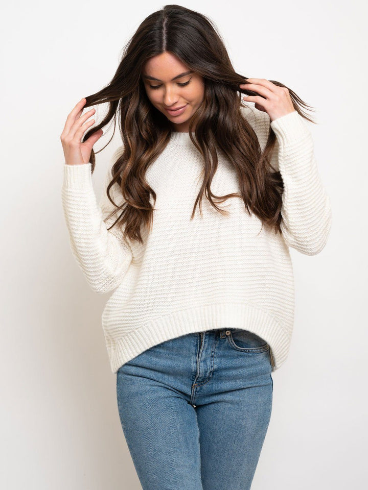 WOMEN'S HI-LOW CREWNECK SWEATER