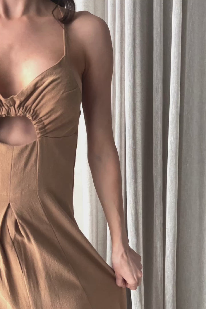 WOMEN'S SLEEVELESS FRONT CUT OUT MAXI DRESS
