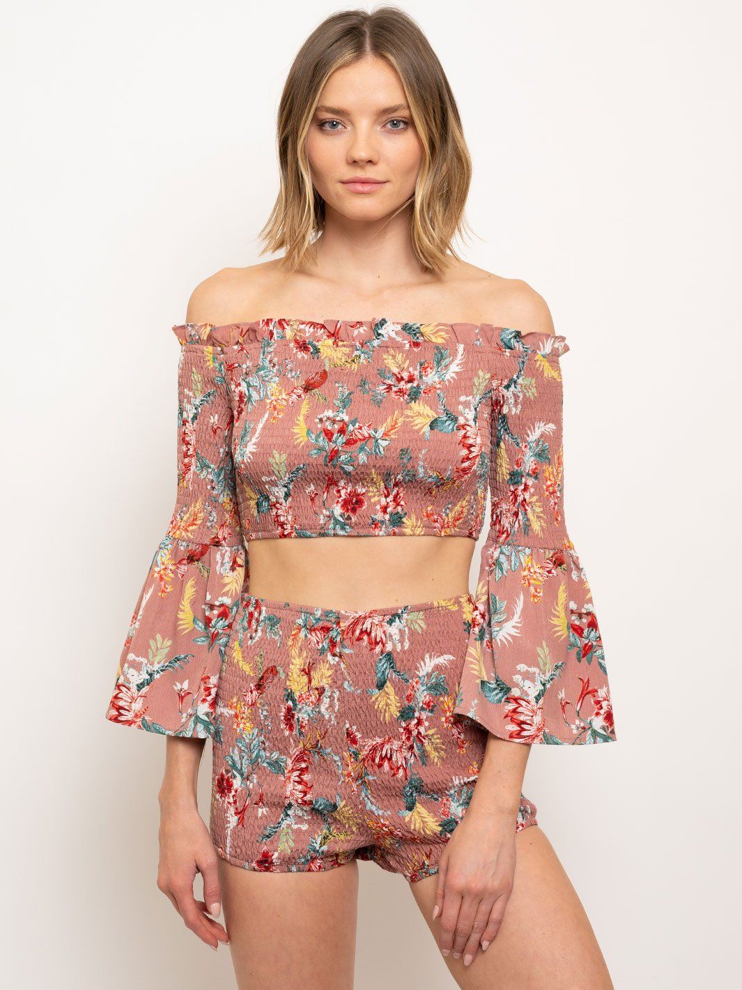 WOMEN'S SMOCKED TOP AND SHORTS SET