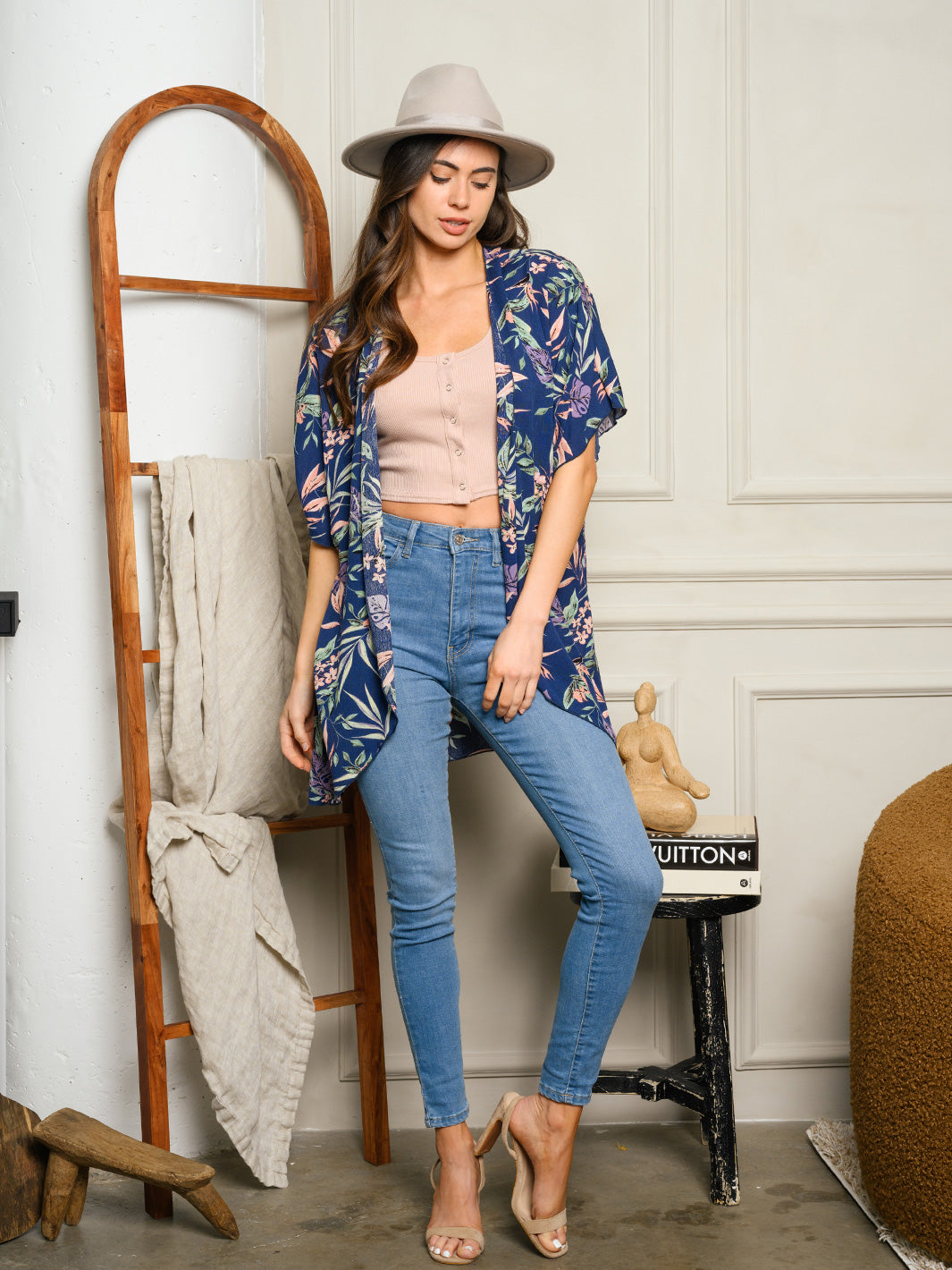 WOMNE'S SHORT SLEEVE FLORAL OPEN CARDIGAN