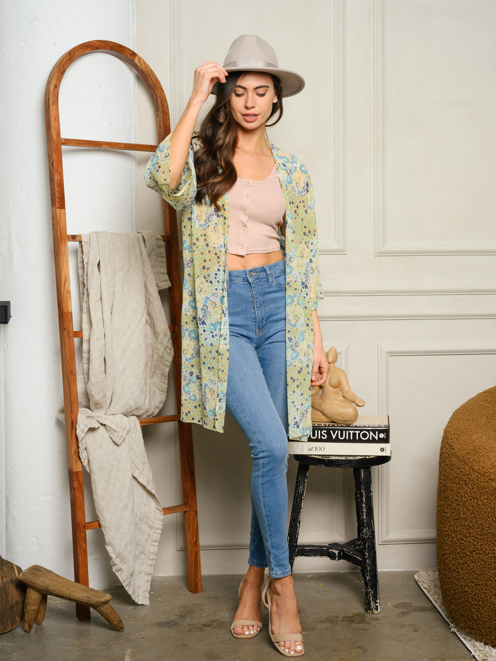 WOMEN'S SHORT SLEEVE FLORAL KIMONO
