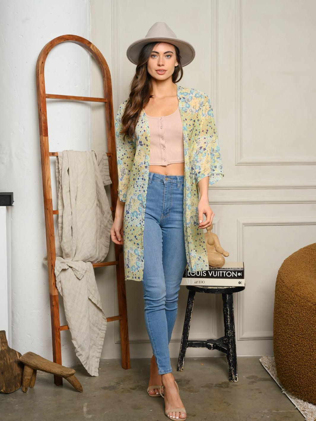 WOMEN'S SHORT SLEEVE FLORAL KIMONO