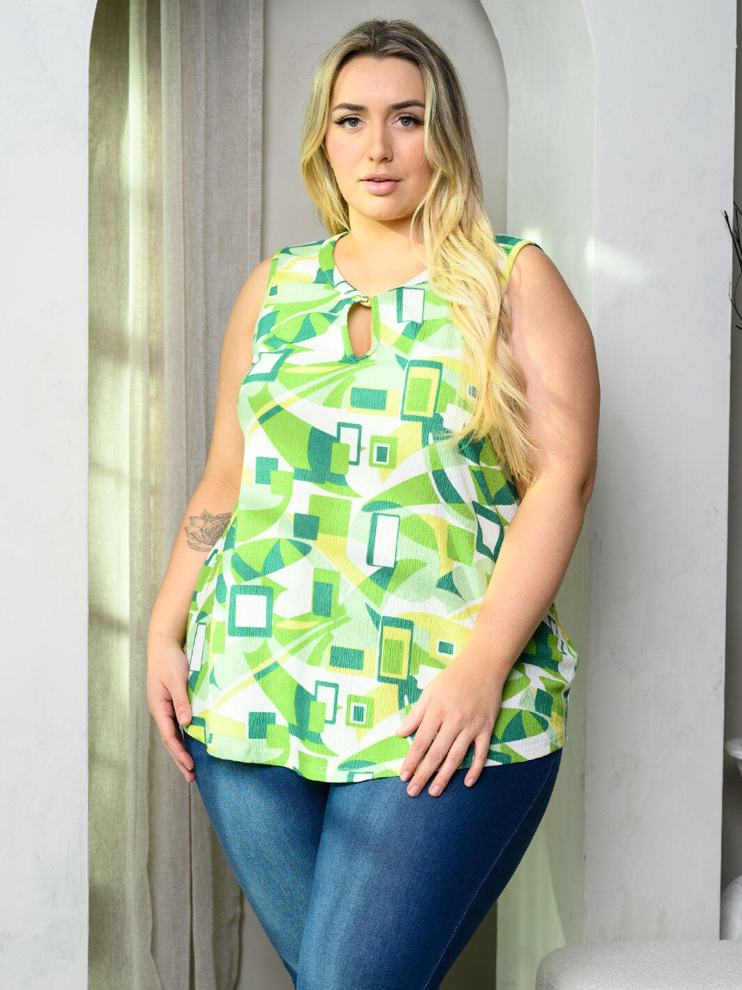 PLUS SIZE SLEEVELESS MULTI PRINT TUNIC TANK TOP