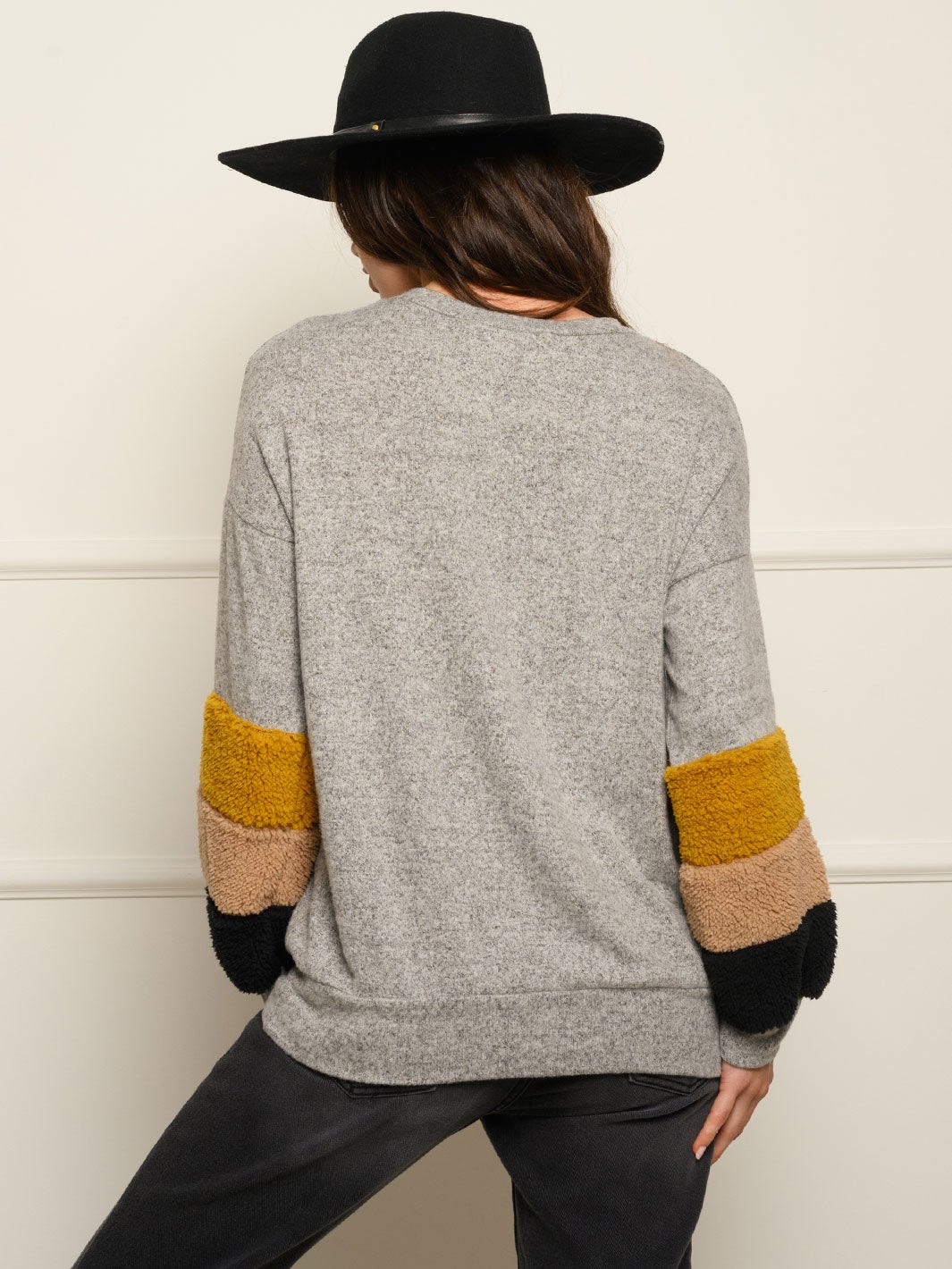 WOMEN'S LONG DETAILED SLEEVES TOP