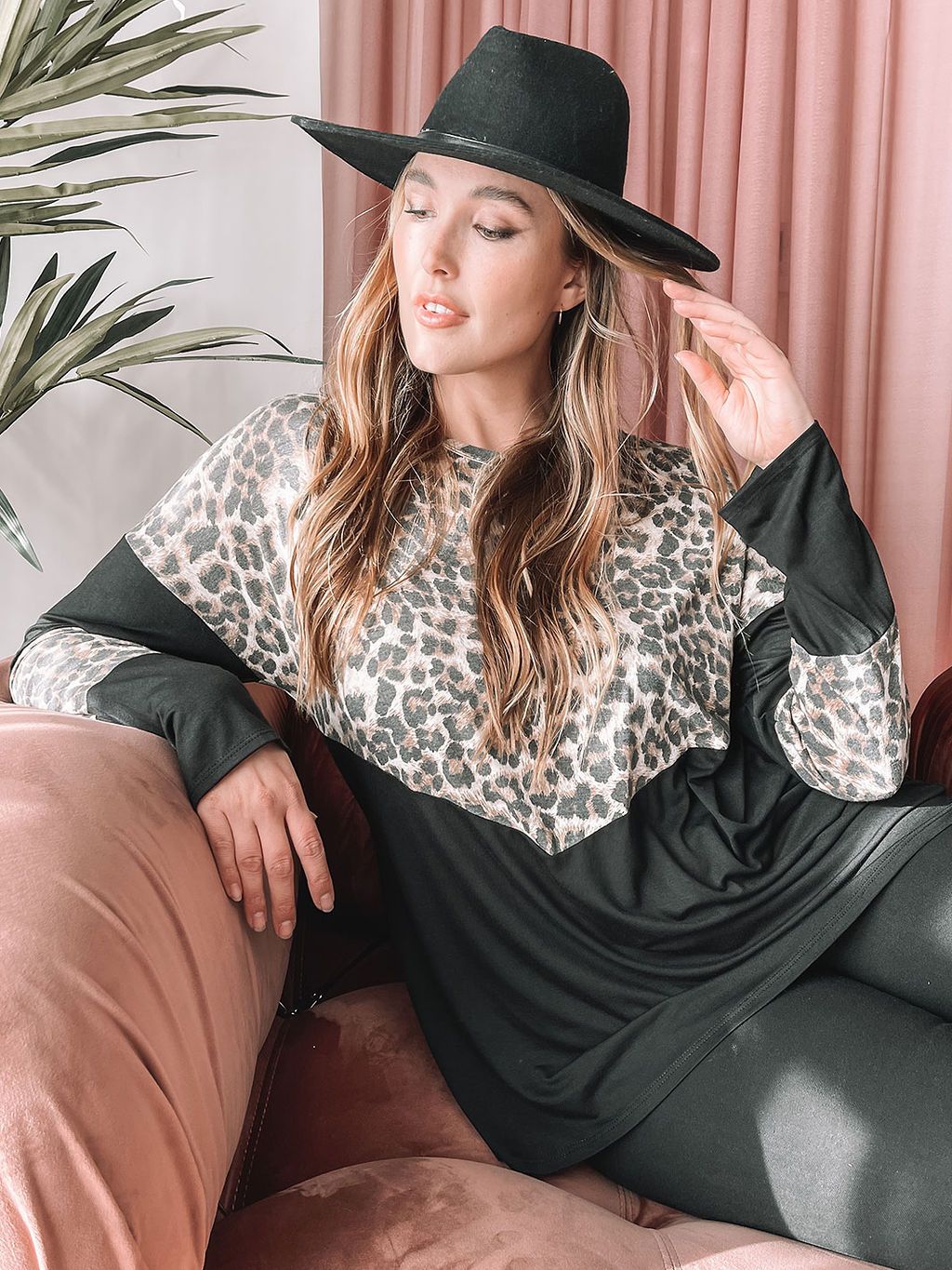 PLUS SIZE LONG SLEEVE ANIMAL PRINT SOLID TOP