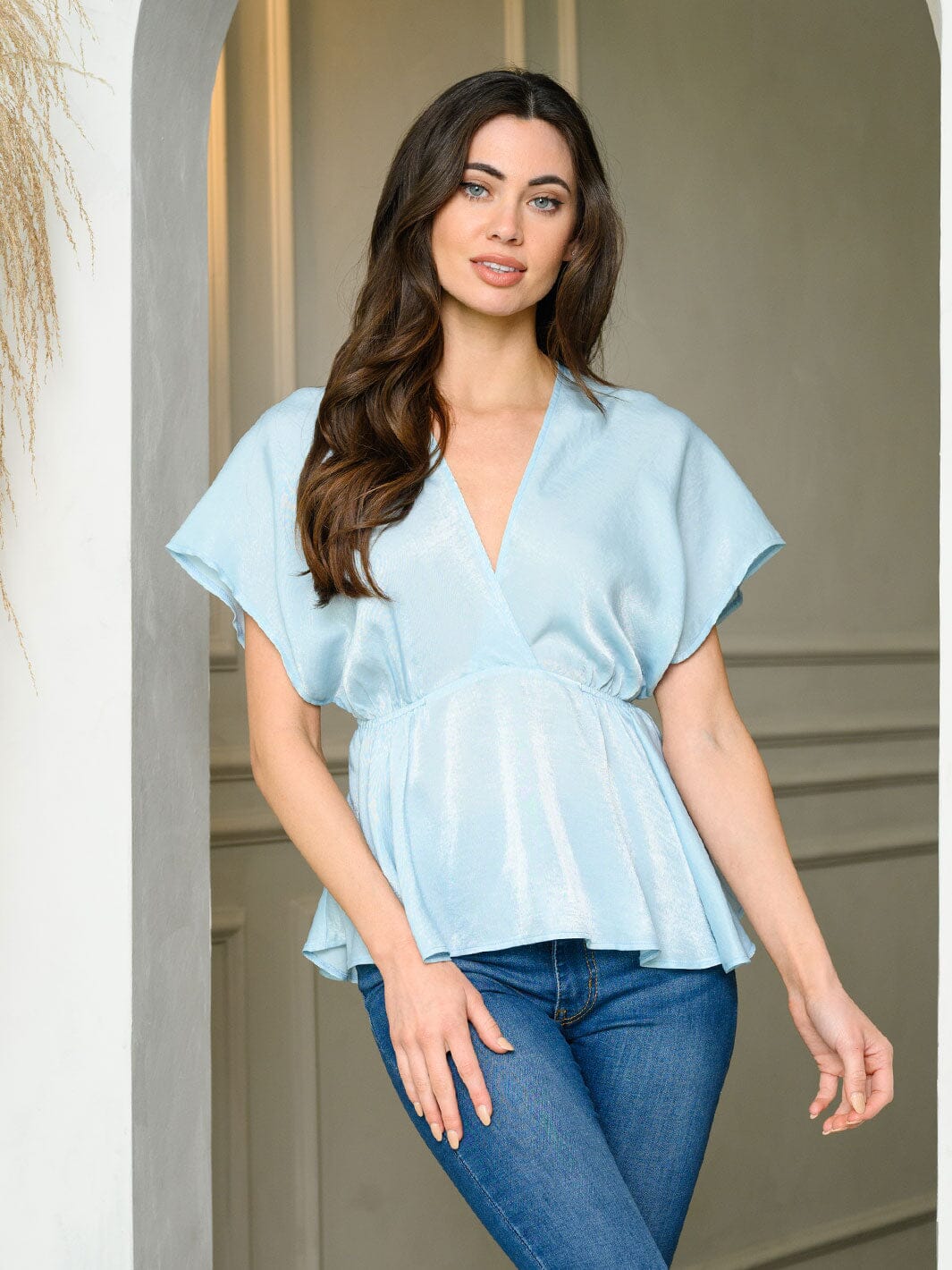 WOMEN'S SHORT SLEEVE V-NECK SATIN KIMONO TOP