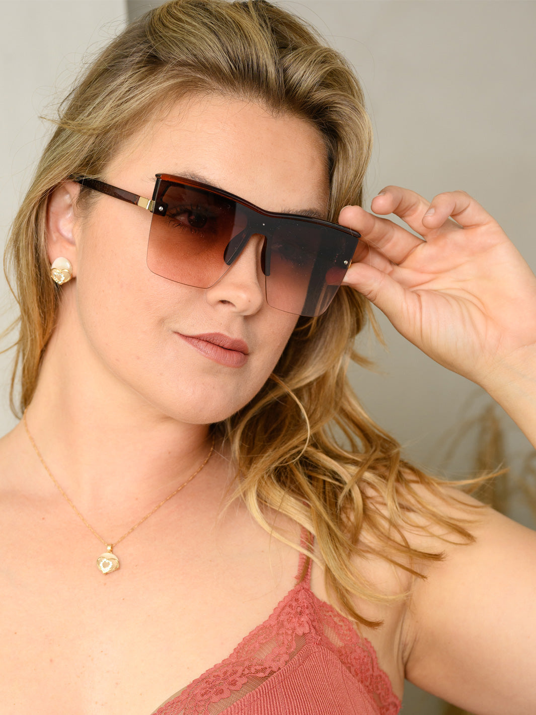 WOMEN'S DAZEY SHADES FASHION EYEWEAR ASSORTED COLORS SUNGLASSES