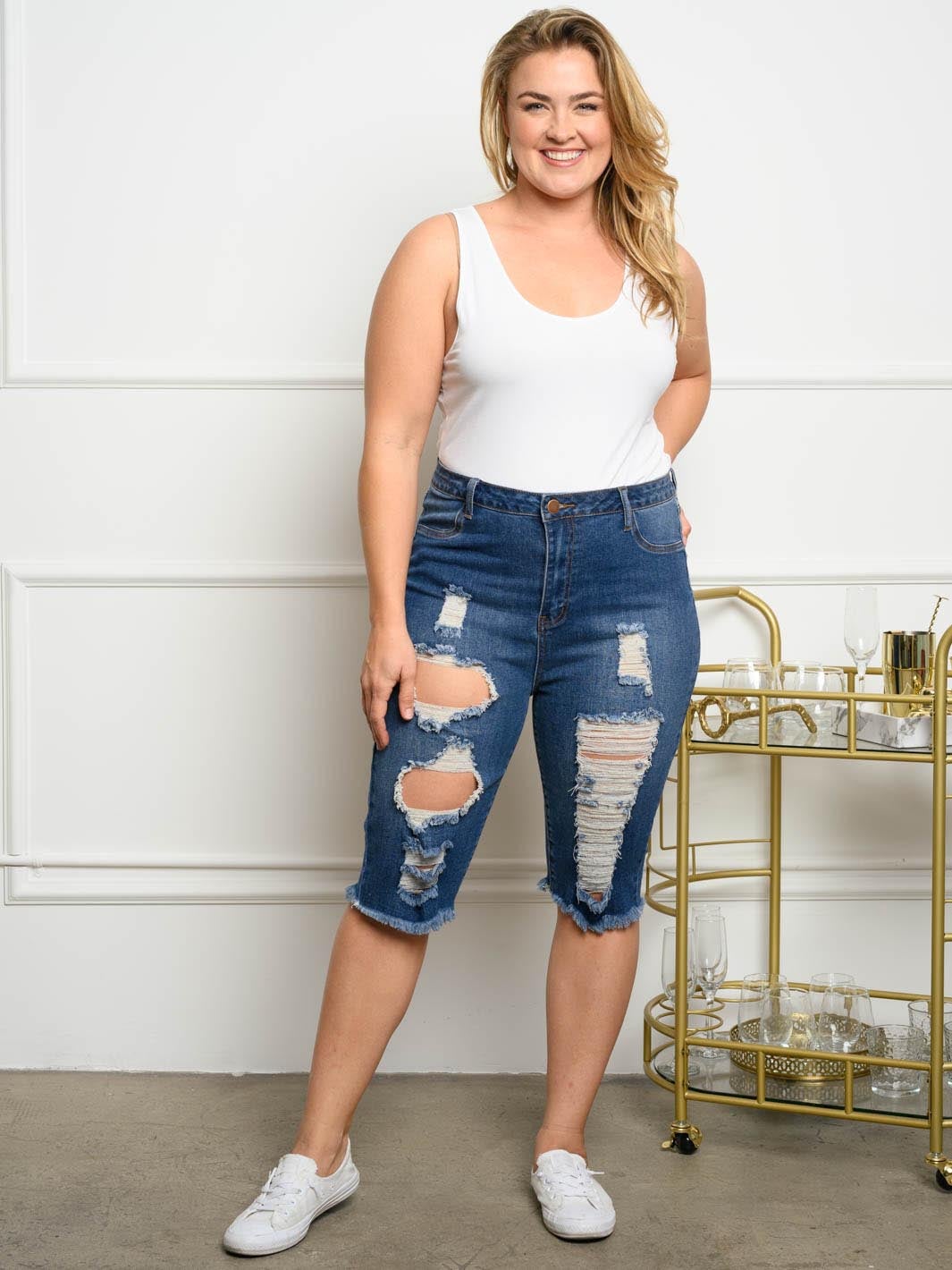 PLUS SIZE DISTRESS DENIM SHORTS