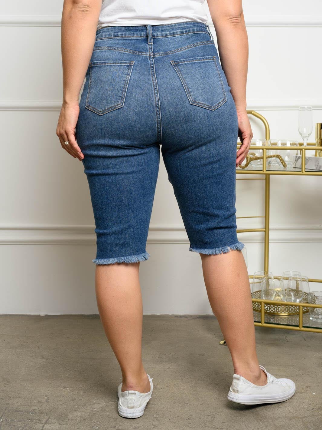 PLUS SIZE DISTRESS DENIM SHORTS
