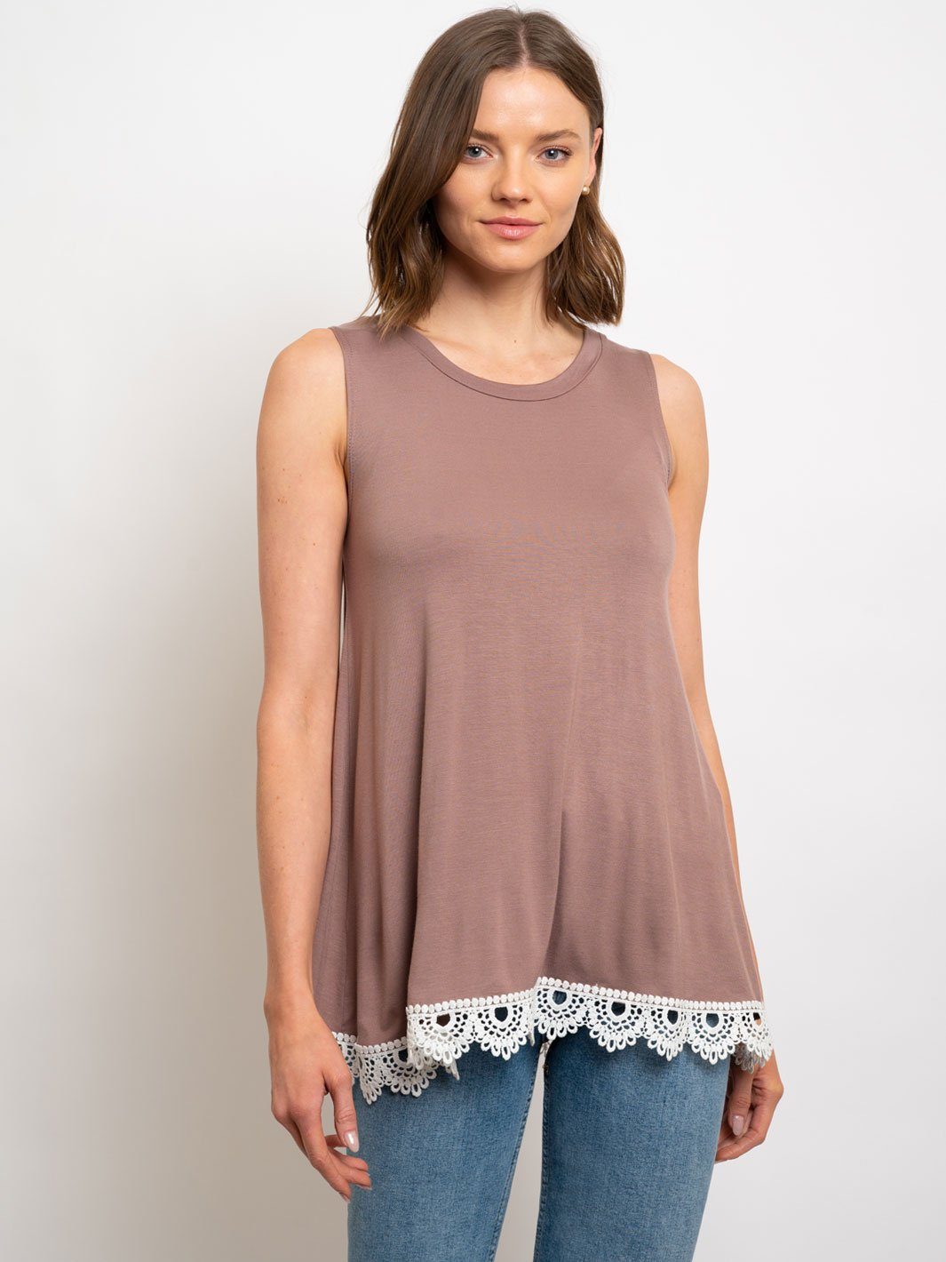 WOMEN'S SLEEVELESS CROCKET DETAILED TOP