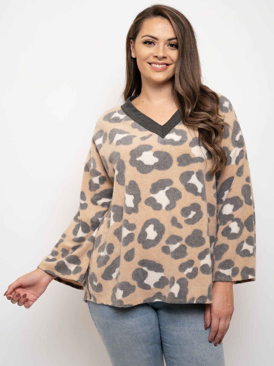 PLUS SIZE ANIMAL PRINT V-NECK LONG SLEEVE TOP