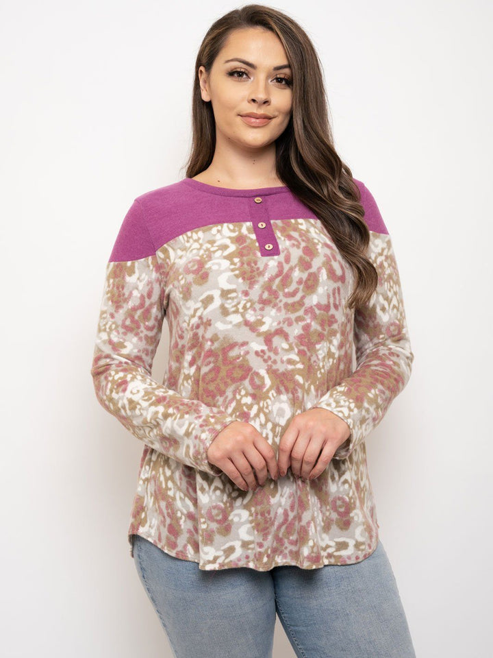 PLUS SIZE LONG SLEEVE BUTTON DETAIL TUNIC TOP