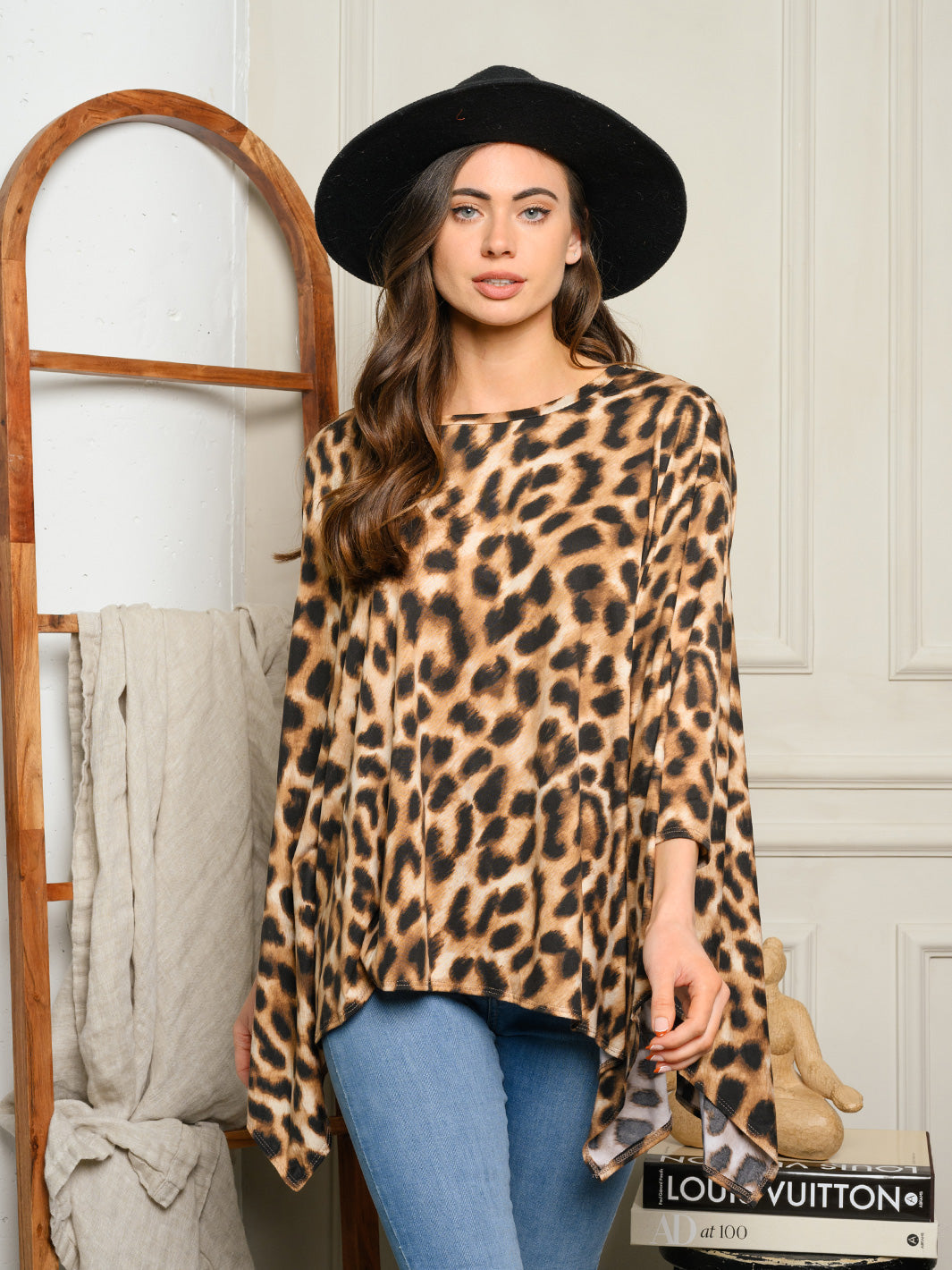 WOMEN'S LONG SLEEVE LOOSE FIT ANIMAL PRINT TUNIC TOP