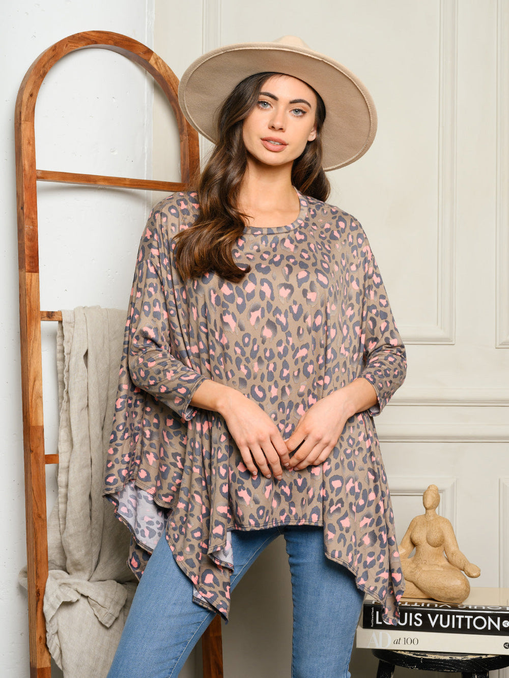 WOMEN'S LONG SLEEVE LOOSE FIT ANIMAL PRINT TUNIC TOP