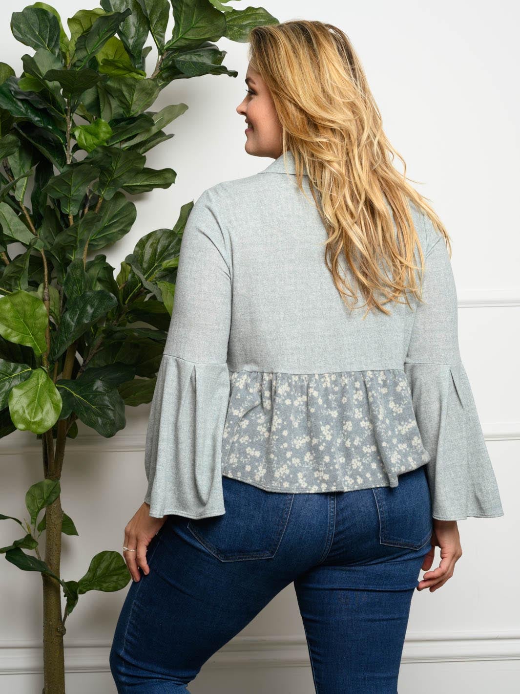 PLUS SIZE BELL LONG SLEEVE BUTTON UP TOP