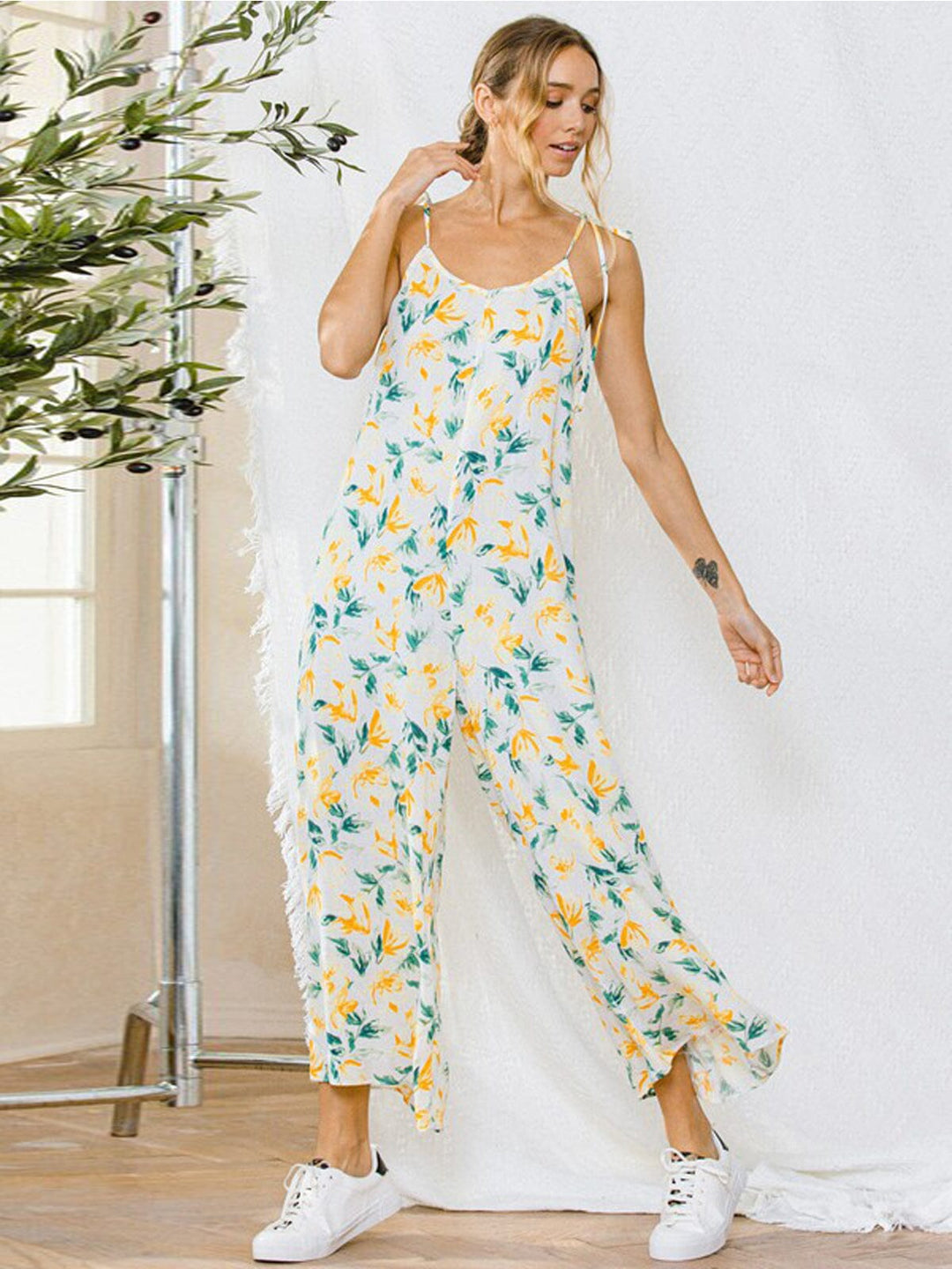 WOMEN'S SLEEVELESS V-NECK FLORAL JUMPSUIT