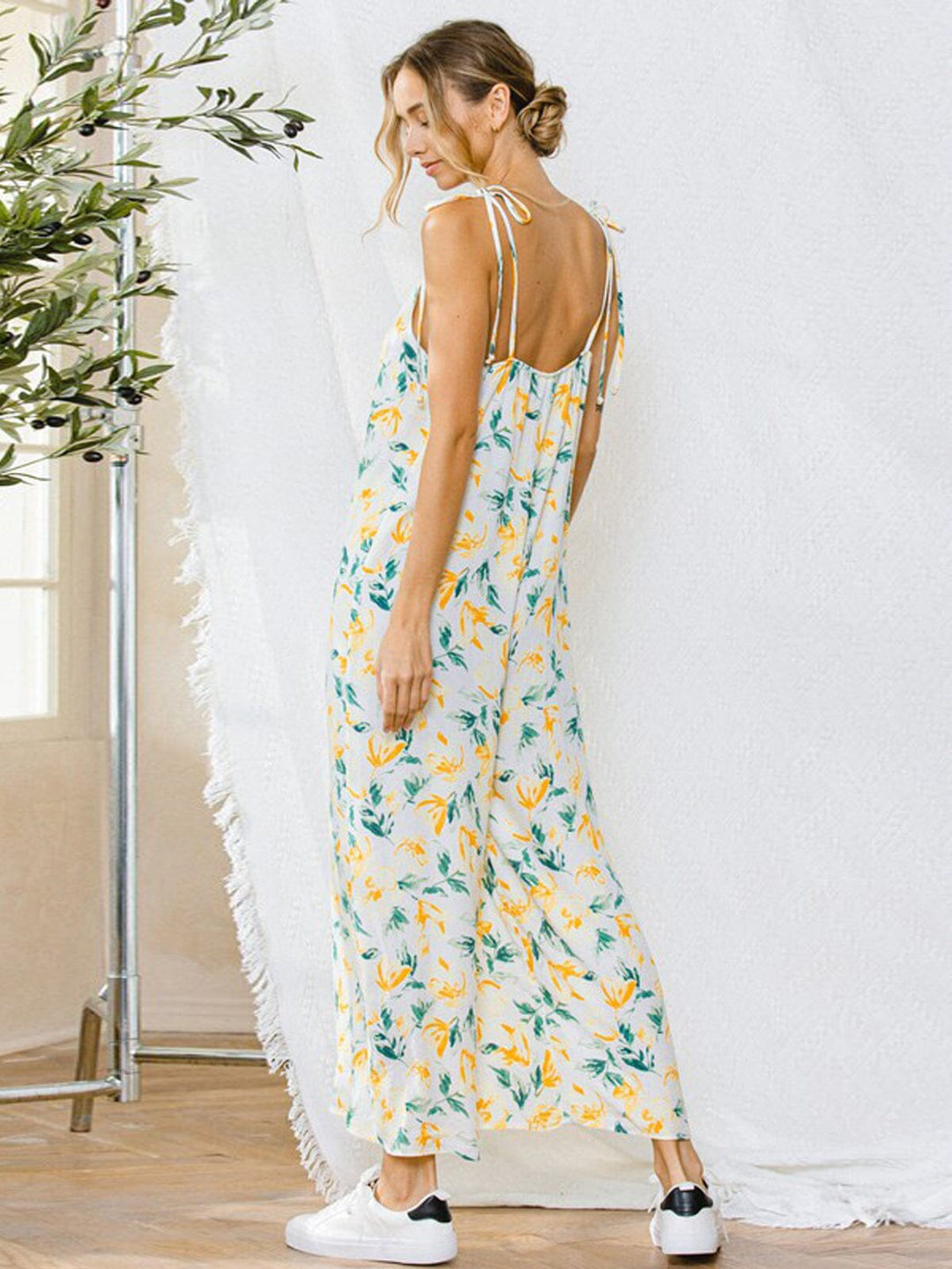 WOMEN'S SLEEVELESS V-NECK FLORAL JUMPSUIT