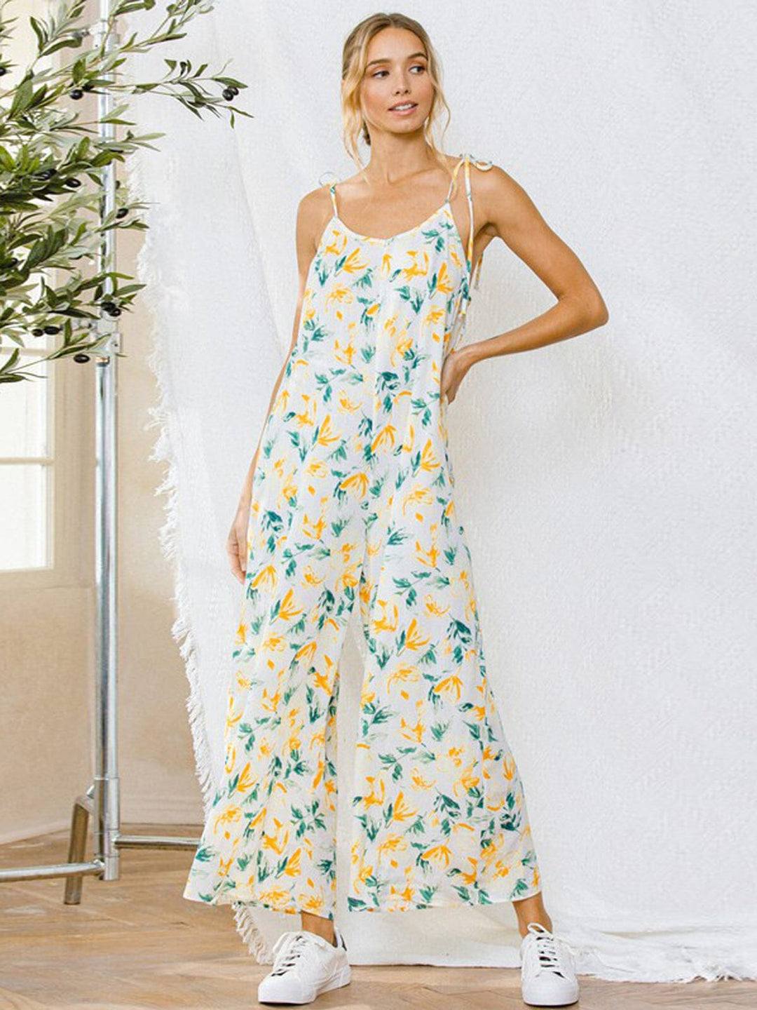 WOMEN'S SLEEVELESS V-NECK FLORAL JUMPSUIT