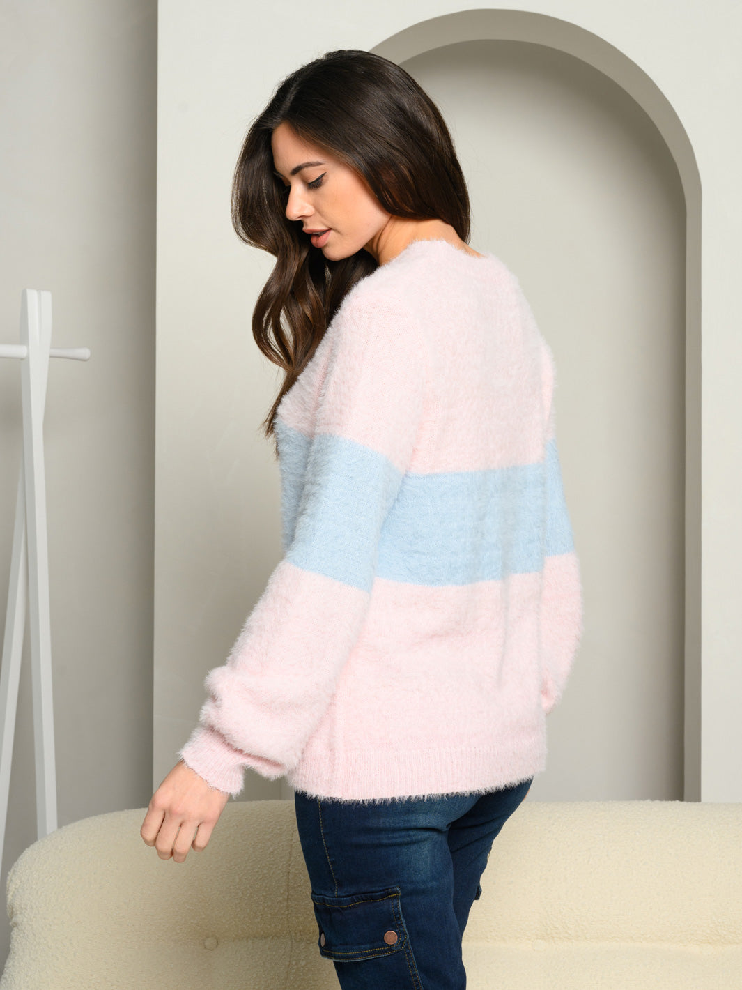 WOMEN'S SOFT FUZZY COLOR BLOCK SWEATER
