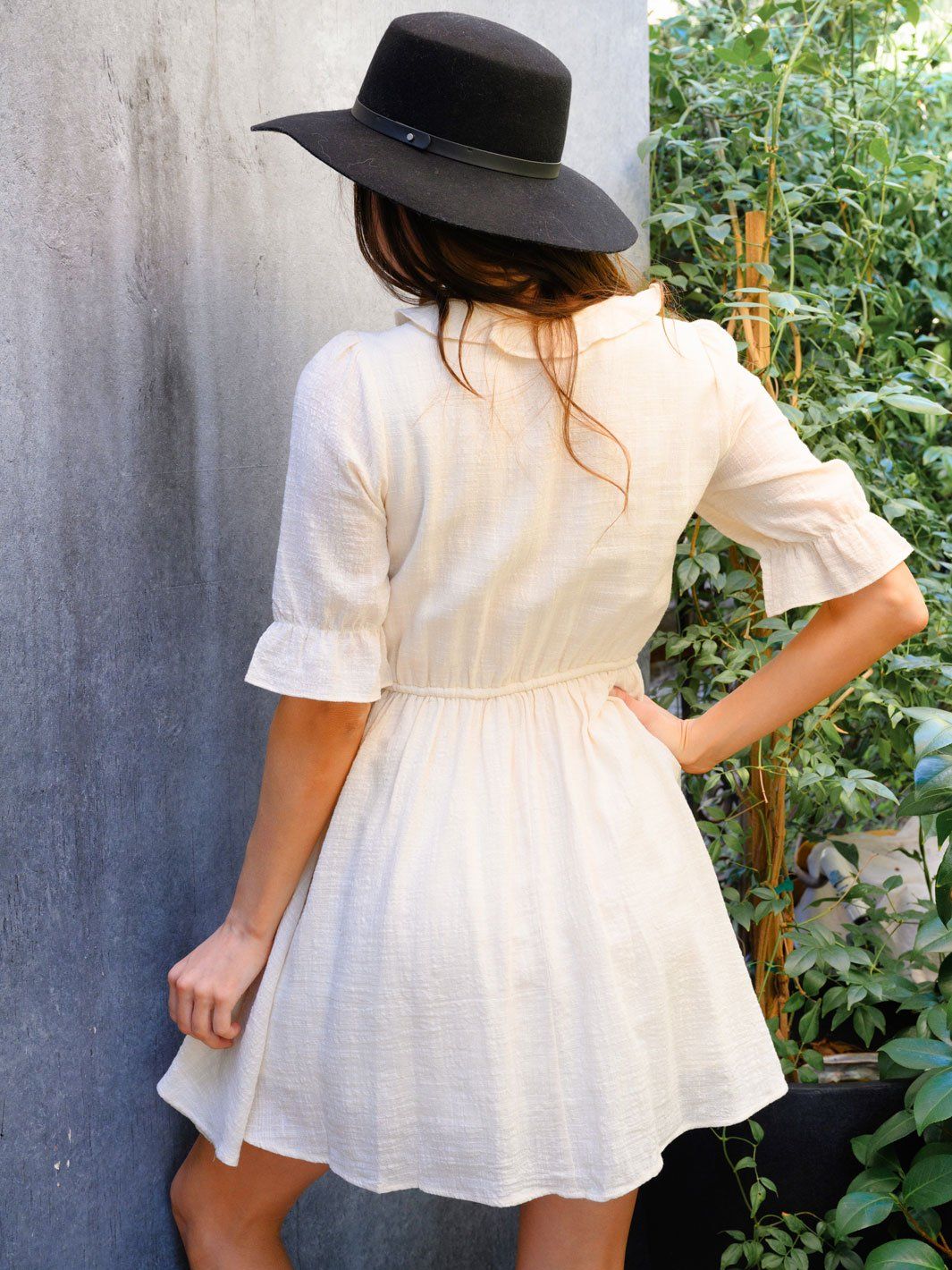 WOMEN'S V-NECK RUFFLE MINI DRESS