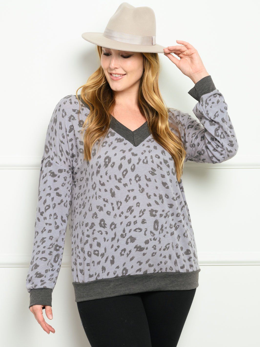 PLUS SIZE LONG SLEEVE ANIMAL PRINT V-NECK TOP