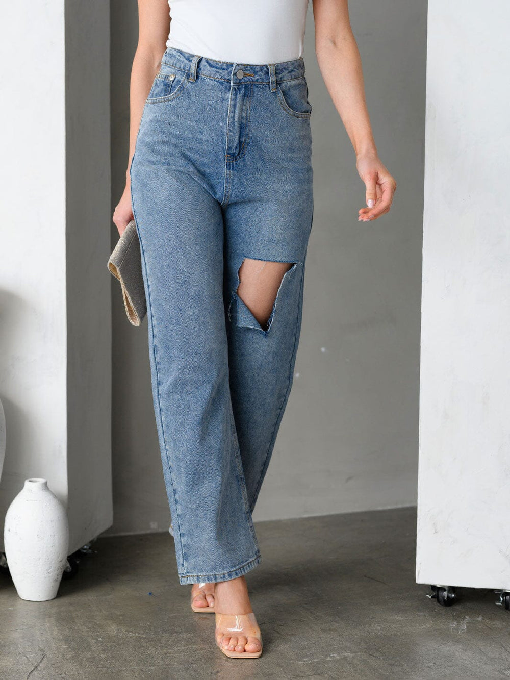 WOMEN'S CUT PUT KNEE WIDE LEG JEANS