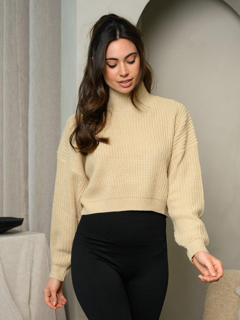 WOMEN'S LONG SLEEVE TURTLE NECK SWEATER