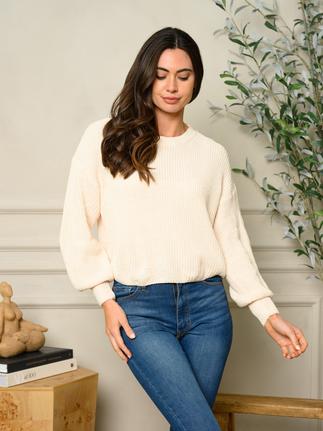 WOMEN'S LONG SLEEVE ROUND NECK SWEATER